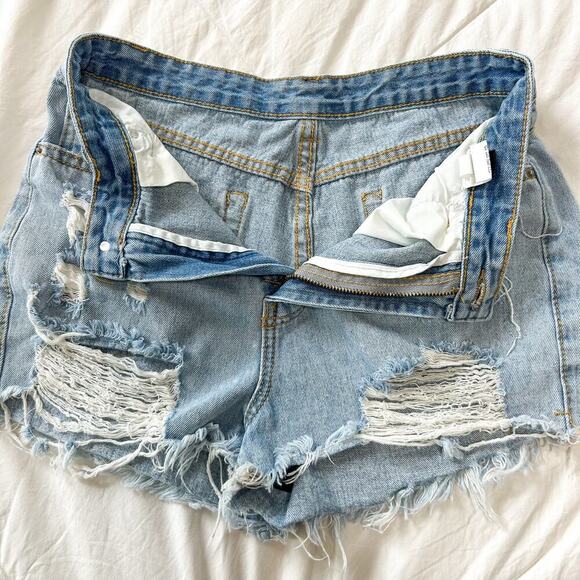SHEIN Distressed Ripped Denim Shorts Women’s Medium High Rise 2” Inseam Size 6 - Picture 6 of 7